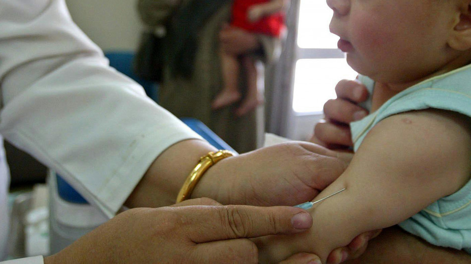 Oms/Unicef, migliorano le vaccinazioni ma 13,5 milioni di bambini a 'dose zero'