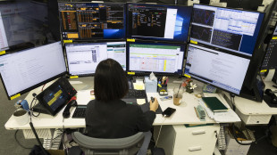 Borsa: Asia negativa con lente sull'Ai, Europa attesa cauta