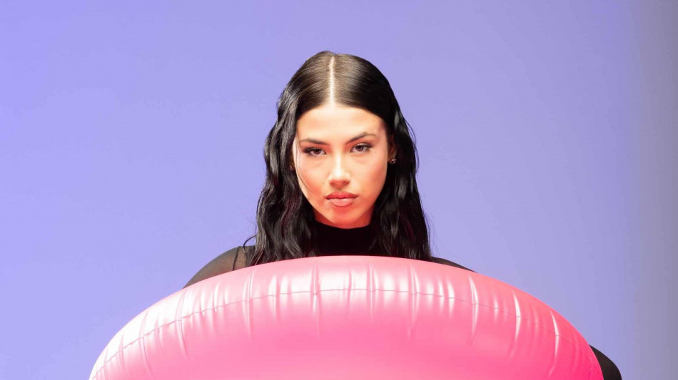 Anna, l'artista dei record annuncia il nuovo singolo D&eacute;sol&eacute;e