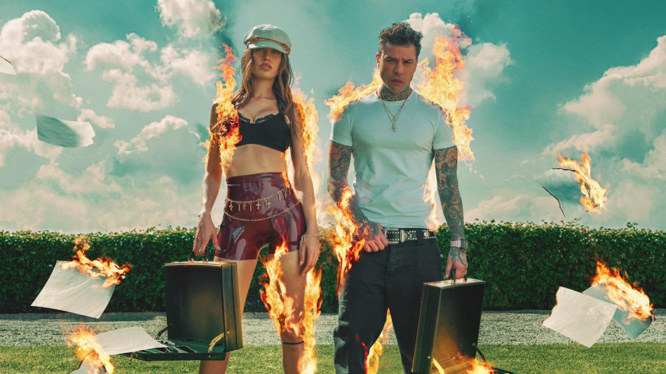Fedez e Clara per la prima volta insieme in Scelte Stupide