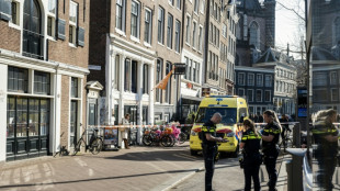 Cuatro heridos graves en un ataque con arma blanca en &Aacute;msterdam, seg&uacute;n la polic&iacute;a