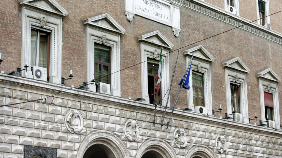 'Francesco antipapa', rimosso dirigente Giustizia