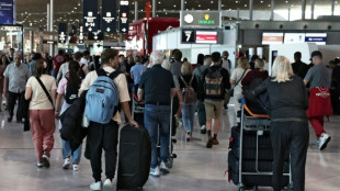 Greve de controladores de tráfego aéreo na França atrapalha início das férias
