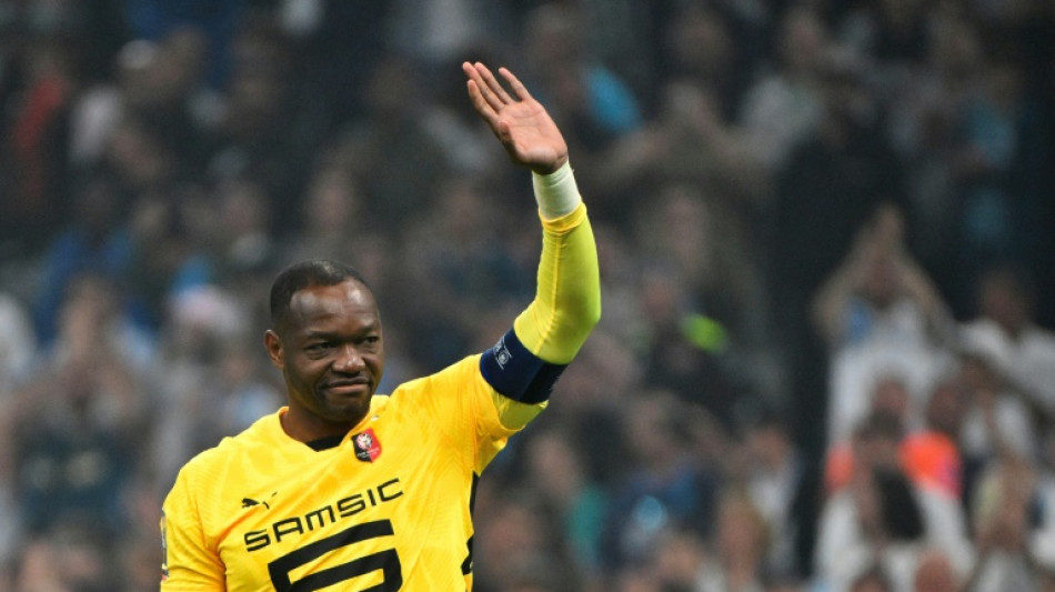 Steve Mandanda, ex-goleiro da seleção francesa, anuncia aposentadoria aos 40 anos