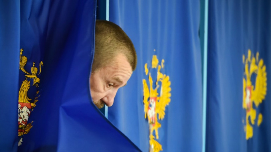 Ucr&acirc;nia reconhece que superioridade russa 'trava' sua contraofensiva