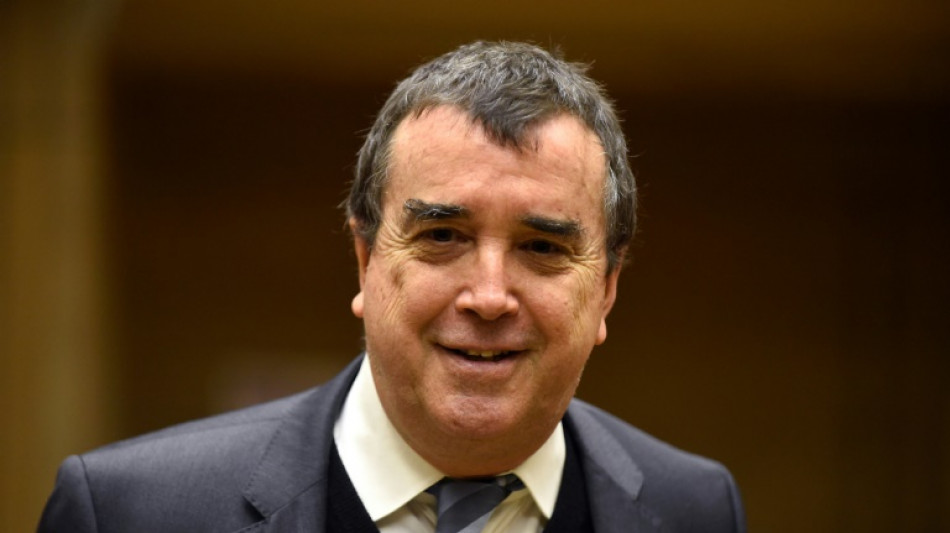 El magnate de la prensa franc&eacute;s Arnaud Lagard&egrave;re dimite tras ser encausado