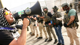 Autoridades divergem em meio a protestos em centro de deten&ccedil;&atilde;o nos EUA