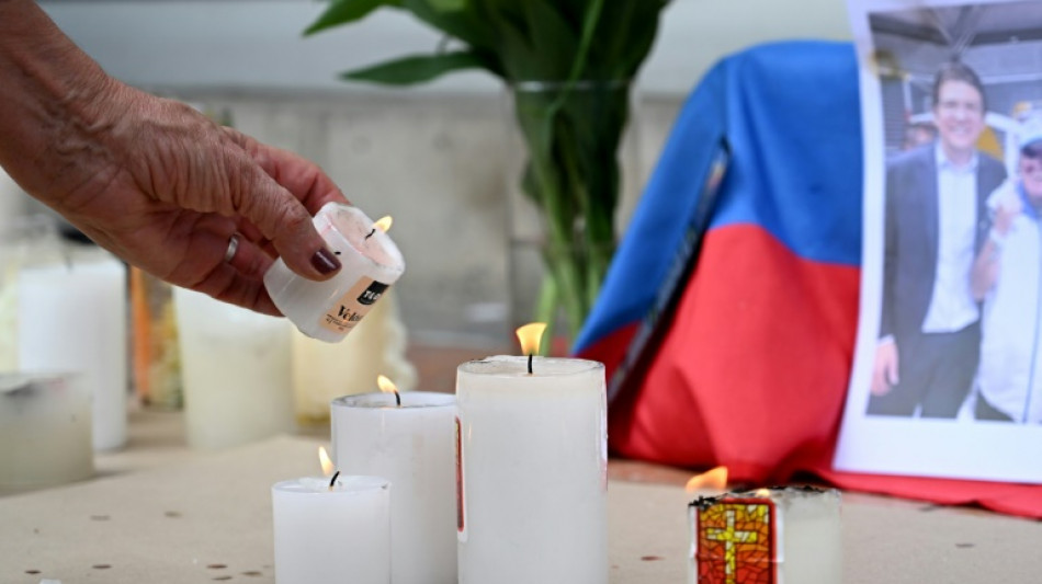 El presidenciable baleado en Colombia muestra signos de mejor&iacute;a, seg&uacute;n los m&eacute;dicos