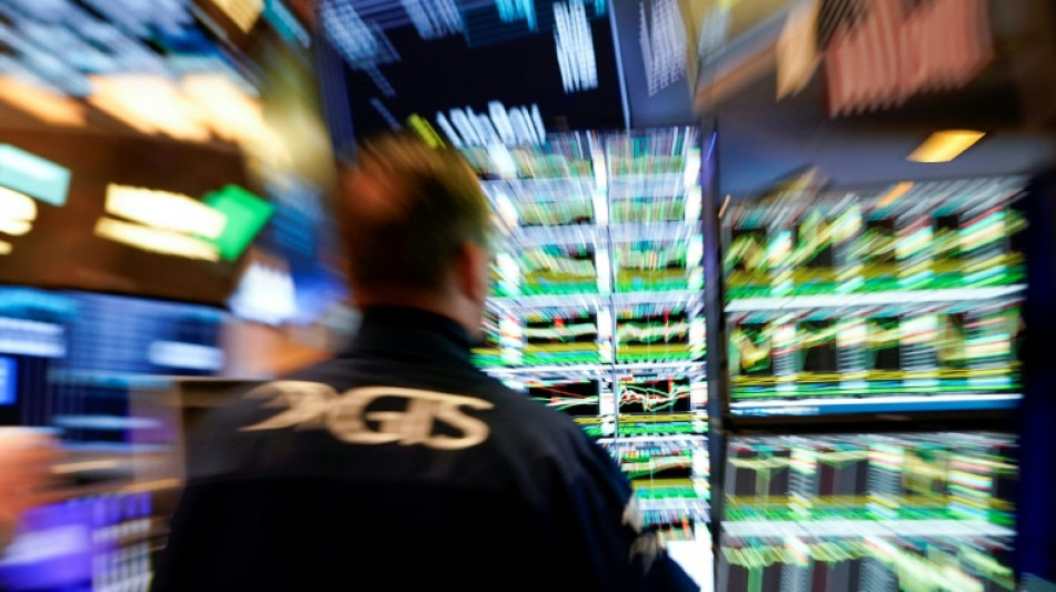 Apr&egrave;s une semaine chaotique, Wall Street reprend pied