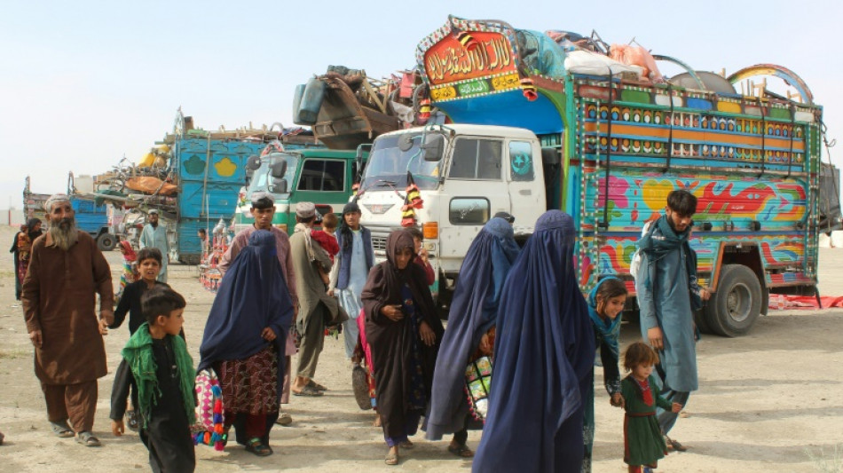 Pressure builds on Afghans fearing arrest in Pakistan