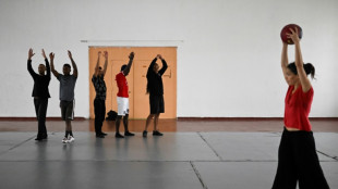 En una c&aacute;rcel de Portugal, los presos se sienten libres gracias a la danza