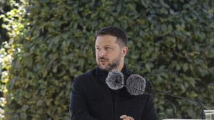 Zelensky avverte compagnie aeree, 'finiti i giorni sicuri nei cieli russi'