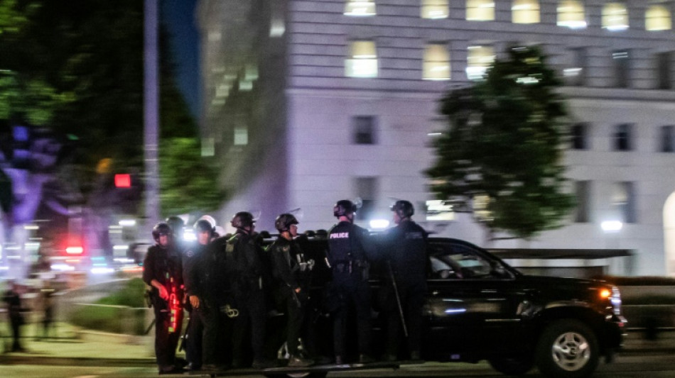 Alcaldesa levanta toque de queda nocturno en Los &Aacute;ngeles