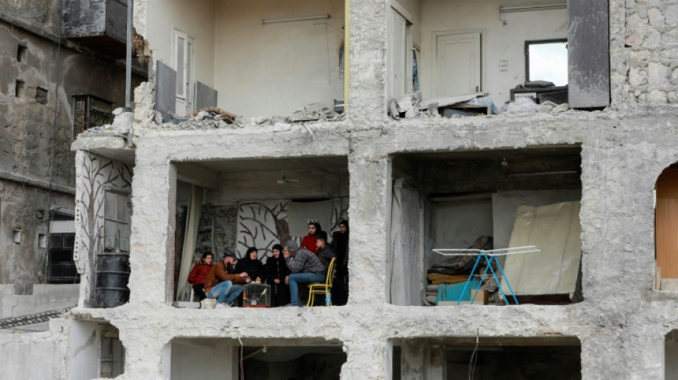 Habitantes de la ciudad siria de Alepo se quedan en casa pese a los destrozos del terremoto