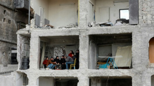Habitantes de la ciudad siria de Alepo se quedan en casa pese a los destrozos del terremoto