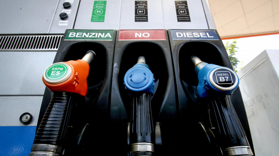 Taglio alle accise finanziato con taglio a Fondo politica economica