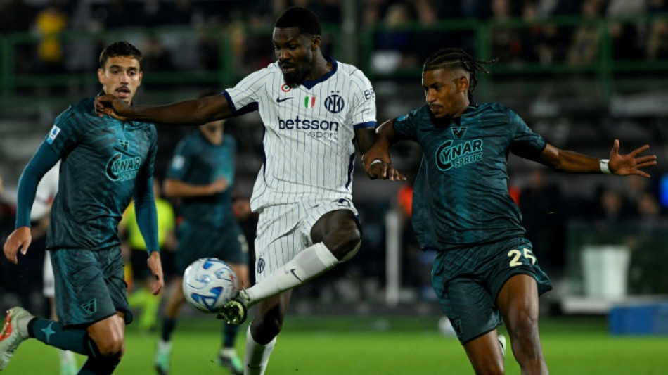 Italie: l'Inter Milan prend son temps et rejoint la Lazio en t&ecirc;te