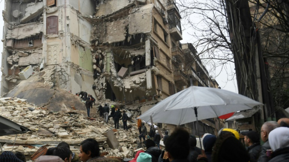 Un poderoso sismo causa m&aacute;s de 2.300 muertos en Turqu&iacute;a y Siria
