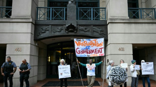 Inculp&eacute; sur instruction de Trump, l'ex-directeur du FBI Comey plaide non coupable