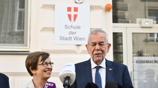 &Ouml;sterreichs Pr&auml;sident Van der Bellen laut Hochrechnungen wiedergew&auml;hlt