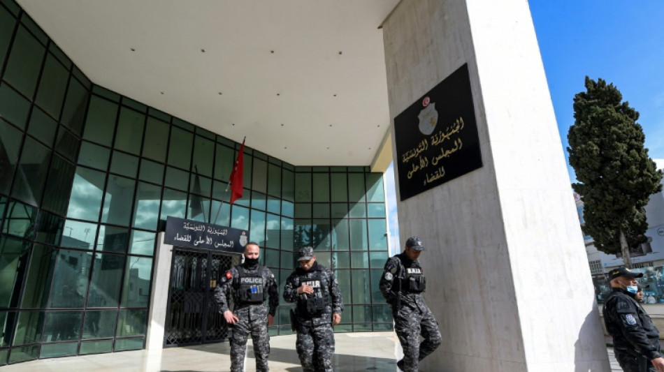 Tunesiens Pr&auml;sident l&ouml;st Obersten Justizrat auf