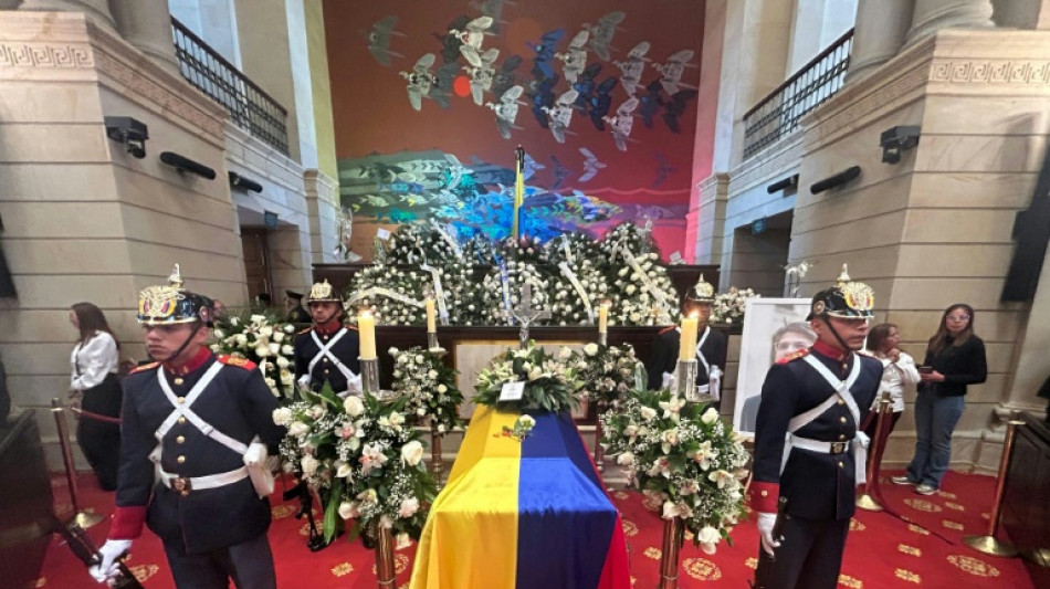 Zwei Monate nach Attentat: Tausende nehmen in Bogot&aacute; Abschied von Uribe