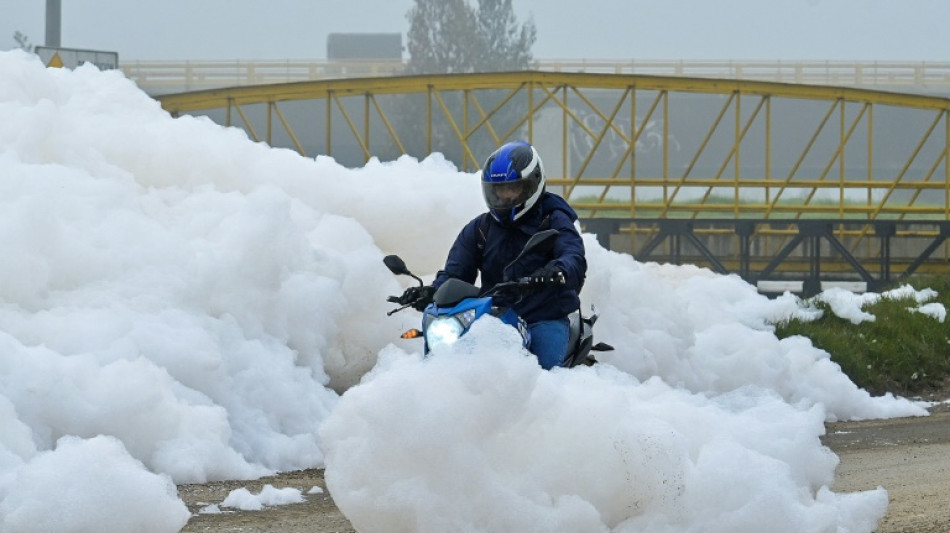 La contaminaci&oacute;n crece como espuma en las afueras de Bogot&aacute;