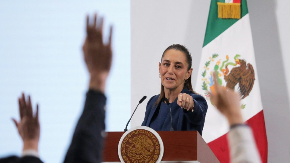 Claudia Sheinbaum celebra um ano na Presid&ecirc;ncia do M&eacute;xico com multid&atilde;o de apoiadores