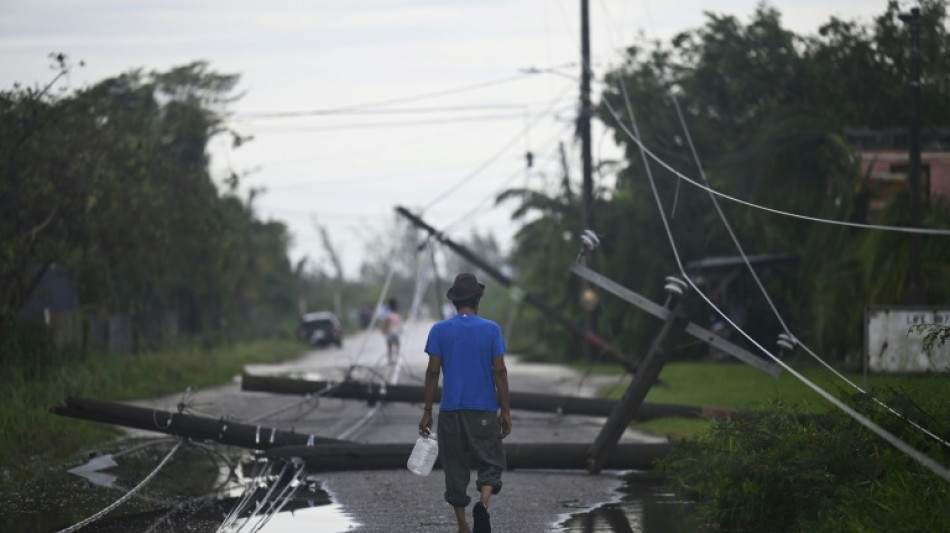 Tormenta Lisa se degrada a depresi&oacute;n tropical en su paso por M&eacute;xico