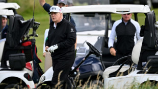 Trump e chefe da UE se reúnem na Escócia para tentar acordo sobre tarifas