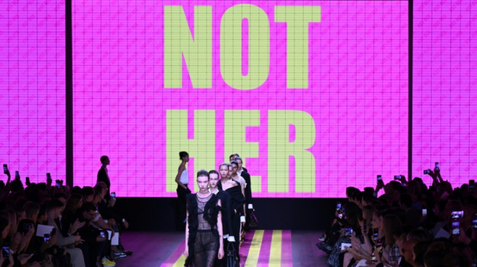 Dior sorprende con un desfile feminista, Saint Laurent vuelve a las ra&iacute;ces