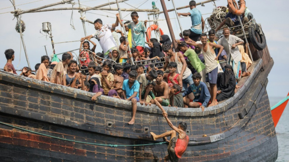 En Indon&eacute;sie, l'arriv&eacute;e de r&eacute;fugi&eacute;s rohingyas &eacute;puis&eacute;s sur une terre hostile