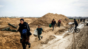 Des milliers de Palestiniens fuient les combats &agrave; Gaza, signes en vue d'une tr&ecirc;ve