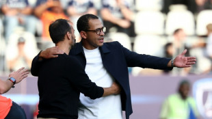 Rosenior abused but guides Paris FC past old club Strasbourg
