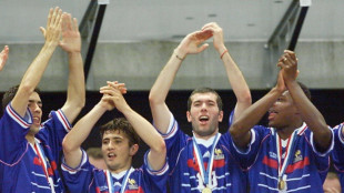 Zidane reunir&aacute; campe&otilde;es mundiais de 1998 para comemorar 25 anos do t&iacute;tulo