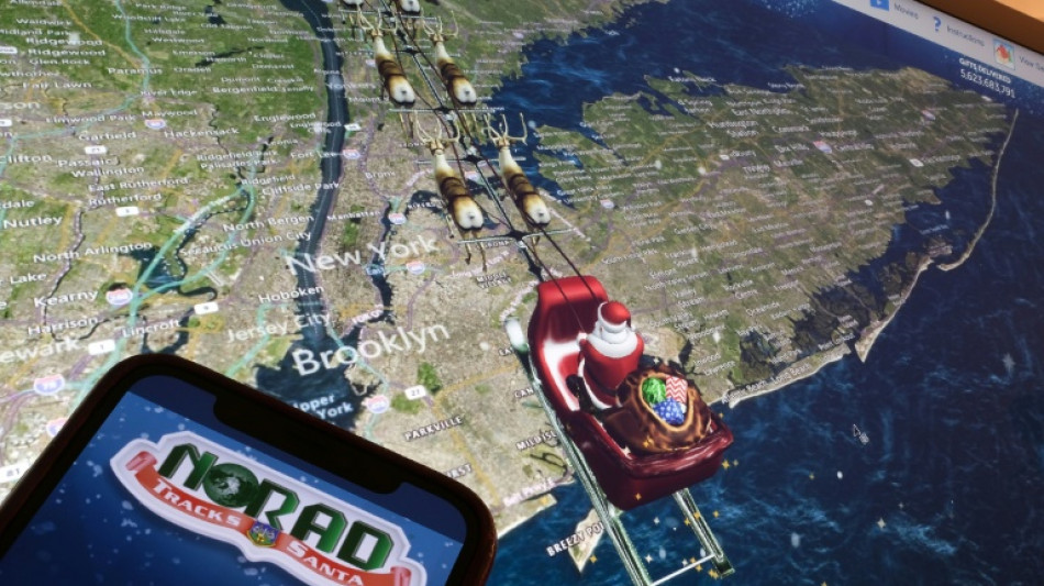 Le P&egrave;re No&euml;l suivi &agrave; la trace par l'arm&eacute;e am&eacute;ricaine