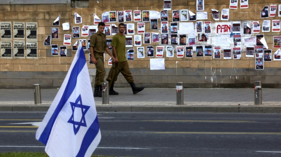 A Tel-Aviv, un sit-in pour exiger la lib&eacute;ration des otages et la d&eacute;mission de "Bibi"
