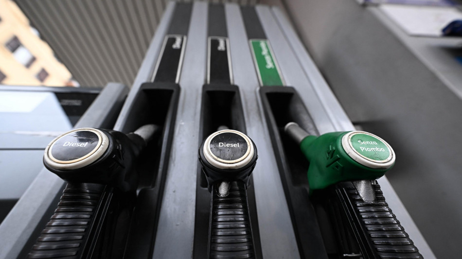 Staffetta, gasolio ai massimi da 4 anni, self a 2,070 euro al litro