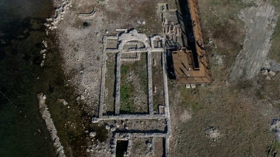 Turquie: à Iznik, la basilique sauvée des eaux, cimetière de martyrs