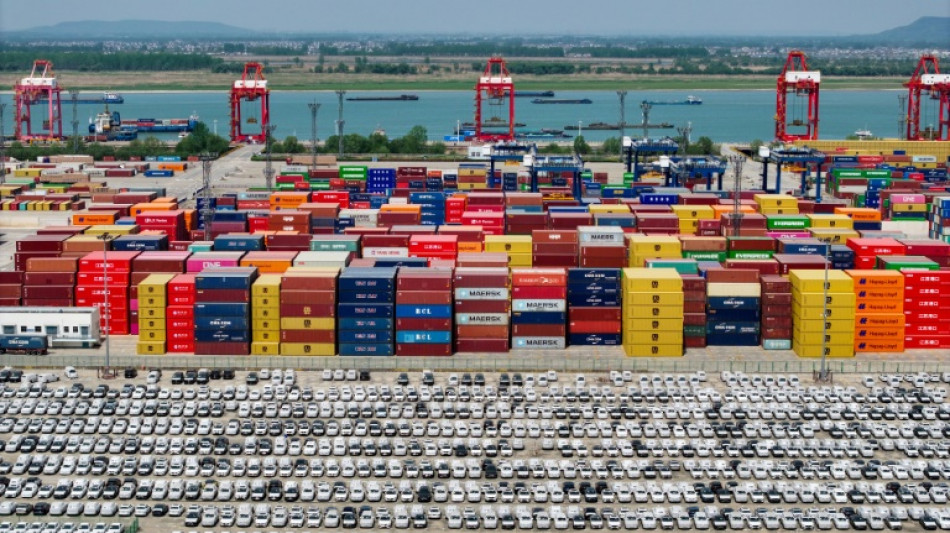 Tarifas alfandeg&aacute;rias de Trump incendeiam as rela&ccedil;&otilde;es EUA-China