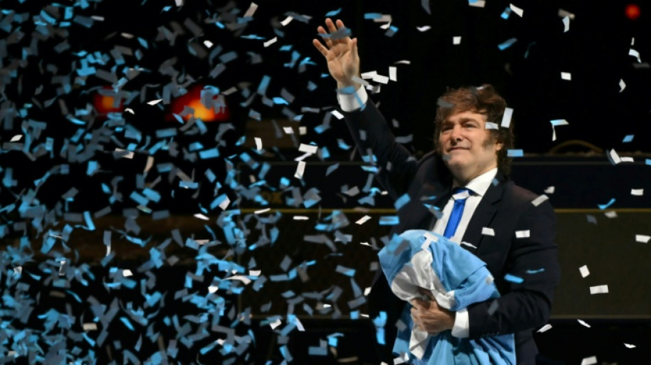 Entre show rock et meeting &eacute;lectoral, Milei lance un&nbsp;livre sur son "miracle", pourtant fragile