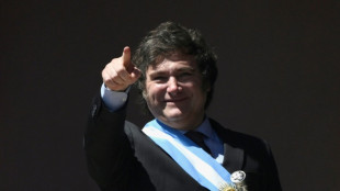 Argentine: Milei proc&egrave;de &agrave; une d&eacute;valuation choc, serre la ceinture de l'Etat