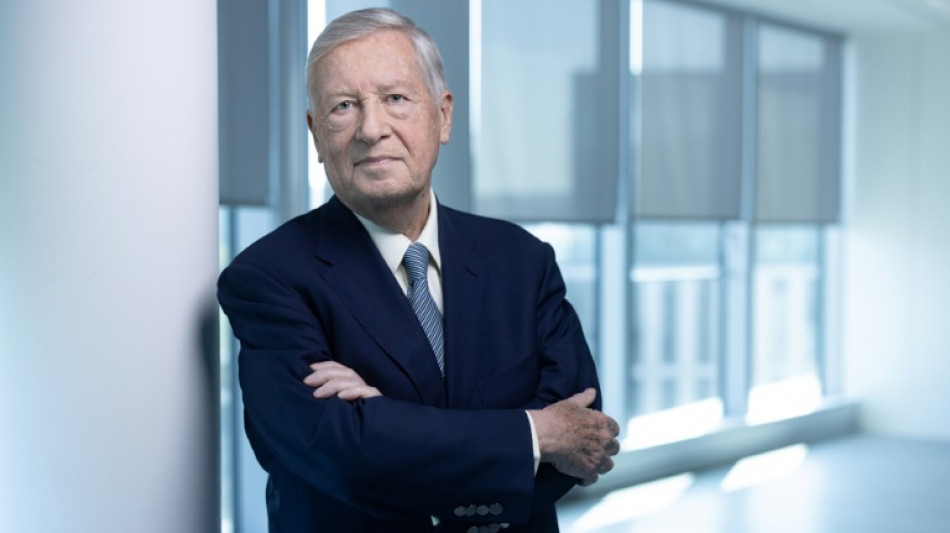 Vraie-fausse retraite pour Alain Duhamel, qui passe en hebdo sur BFM et RTL