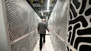 Europa inaugura un potente superordenador para remontar en la carrera por la IA