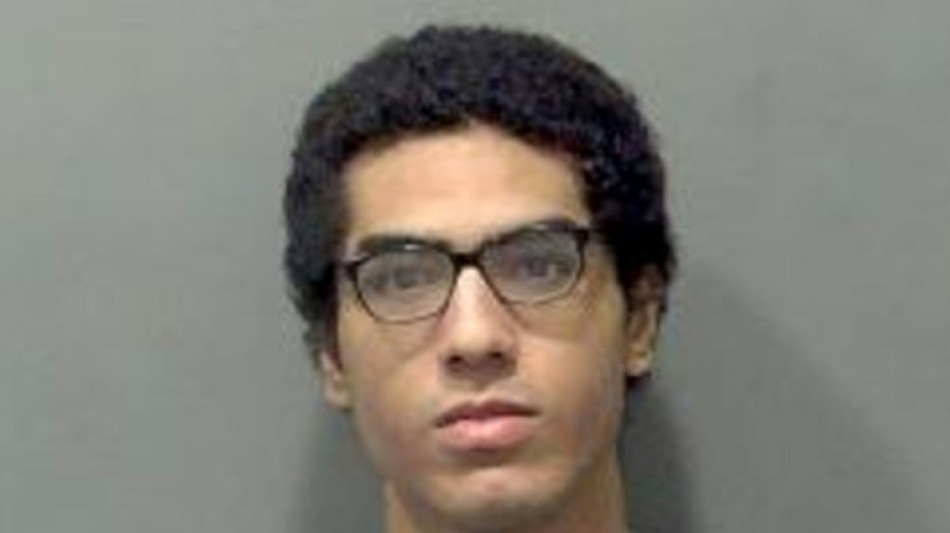 Cadena perpetua para un adolescente brit&aacute;nico que mat&oacute; a su familia y plane&oacute; una masacre