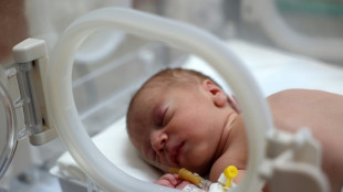 Beb&ecirc; &eacute; resgatado do ventre de palestina gr&aacute;vida que morreu ap&oacute;s bombardeio em Gaza