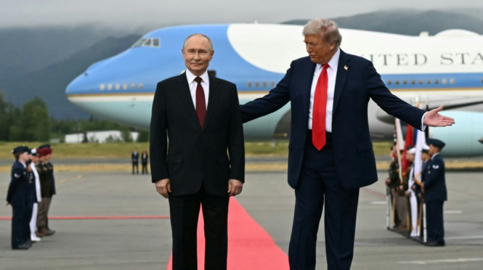 Putin rompe su aislamiento por la guerra en la alfombra roja de Trump
