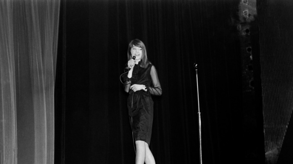 La cantante francesa Fran&ccedil;oise Hardy anuncia su deseo de morir "pronto"