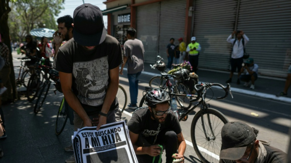 Una bicicaravana pide justicia por las adopciones ilegales durante la guerra en Guatemala
