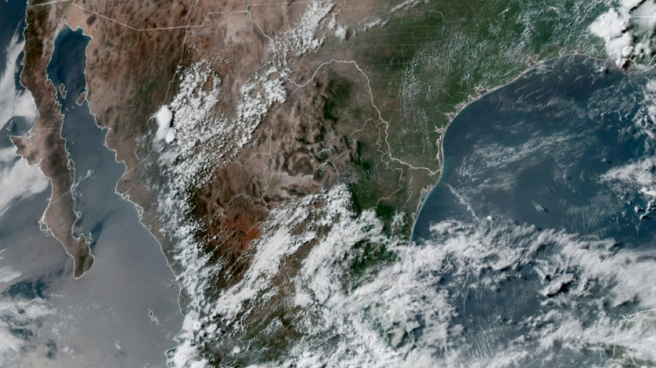 Erick se convierte en hurac&aacute;n en el Pac&iacute;fico cerca de M&eacute;xico